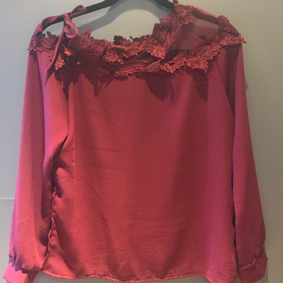 blouse - Picture 1 of 2